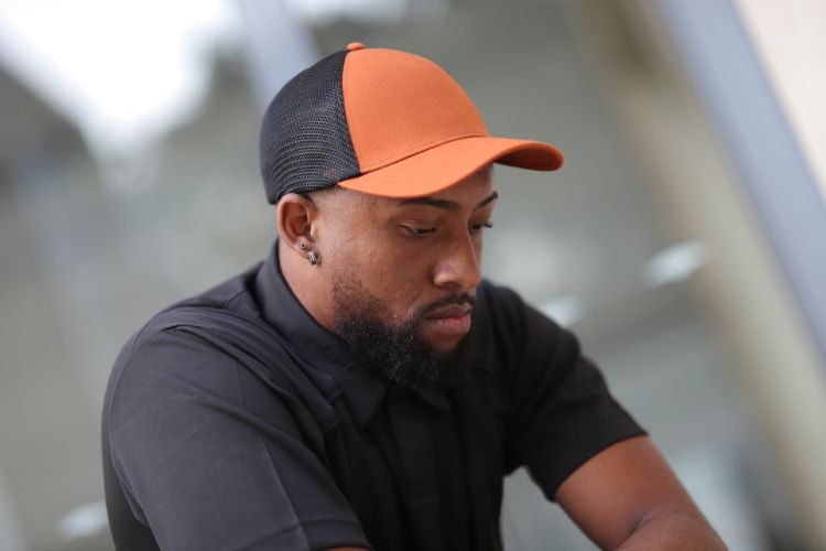 Picture of INIVI SEAMLESS 2 PANEL COTTON/MESH - SNAPBACK