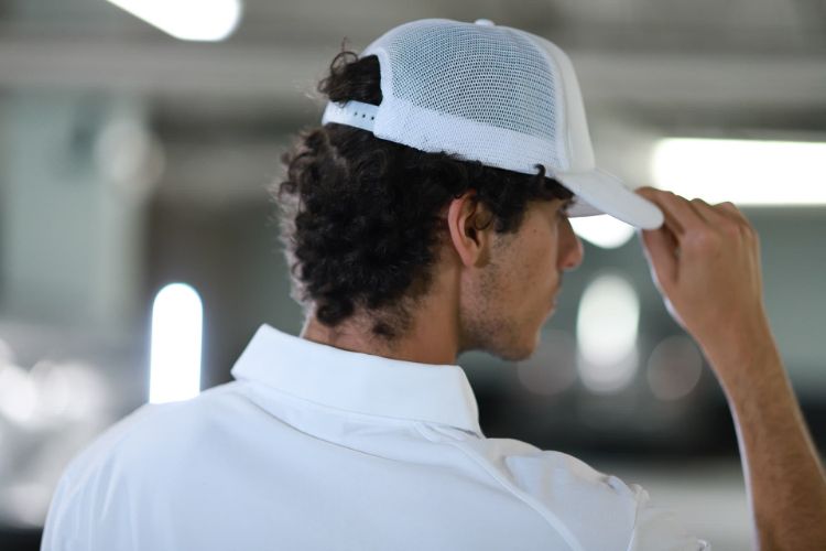 Picture of INIVI CLASSIC TRUCKER WITH SEAMLESS MESH - SNAPBACK