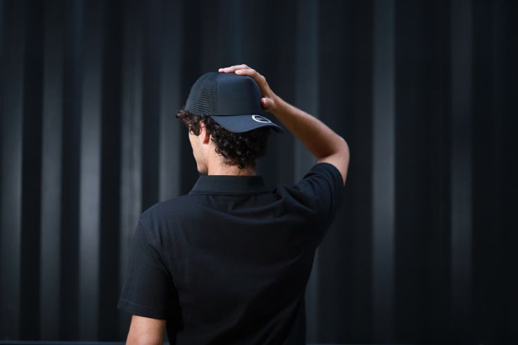 Picture of INIVI CLASSIC TRUCKER WITH SEAMLESS MESH - SNAPBACK