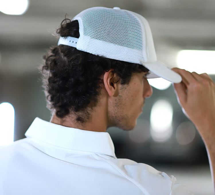 Picture of INIVI CLASSIC TRUCKER WITH SEAMLESS MESH - SNAPBACK